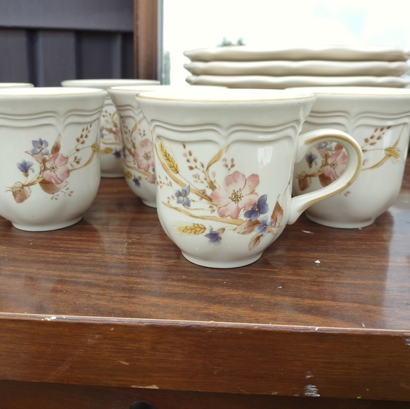 Mikasa dinnerware - Picture 6 of 6